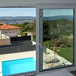 Comfy Holiday Villa With Seaview 빌라