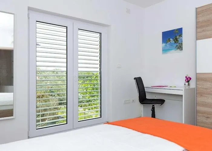 With Sea View Comfortable Villa Malinska