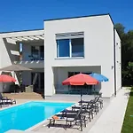 Villa Comfy With Seaview