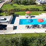 Villa Comfy Holiday Villa With Seaview Malinska