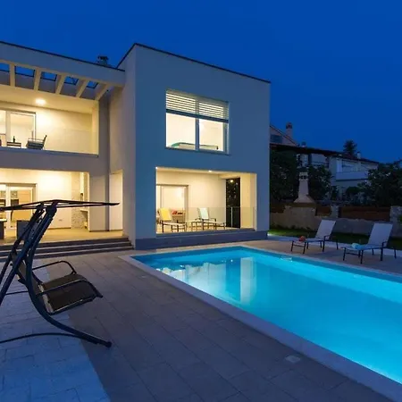 Comfy With Seaview Villa *