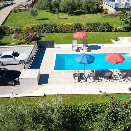 Villa Comfy With Seaview Malinska
