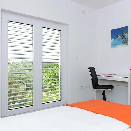 Comfy Holiday Villa With Seaview Villa Malinska