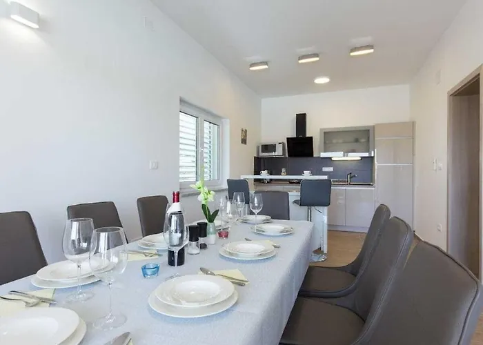 Villa With Sea View Comfortable