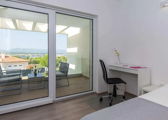 Villa With Sea View Comfortable Malinska